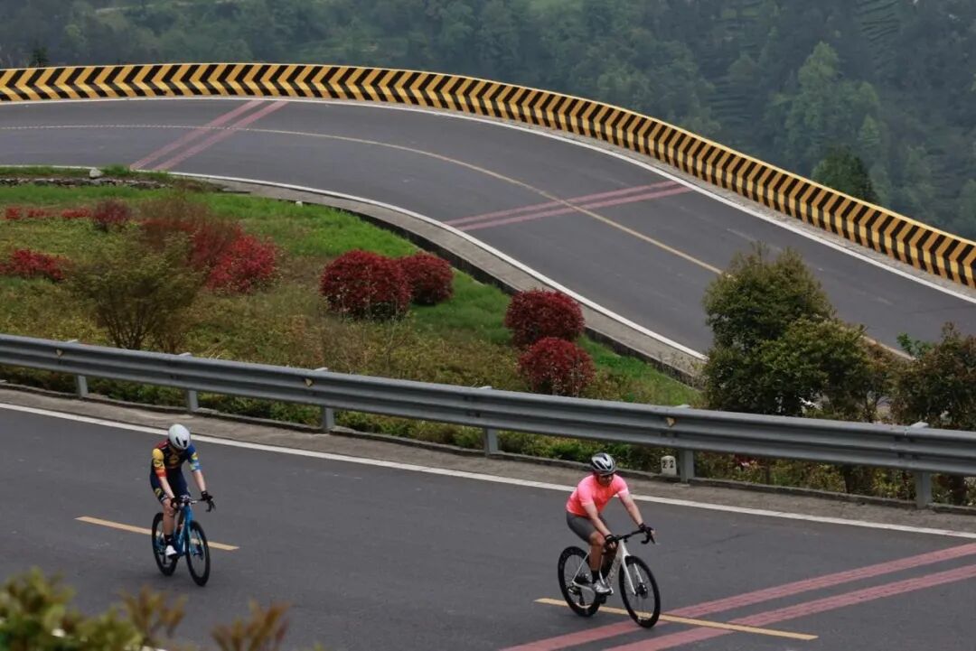 专业护航，无憾同行｜寻风集保障车，以实力守护公路车库骑行之旅 图片 2